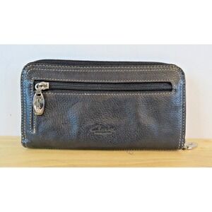 CLARKS Black Leather Wallet With Zip Closure & Multiple Compartments 8x4in EUC